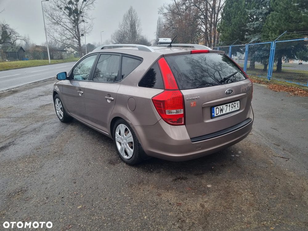Kia Ceed 1.6 Crdi Comfort - 4