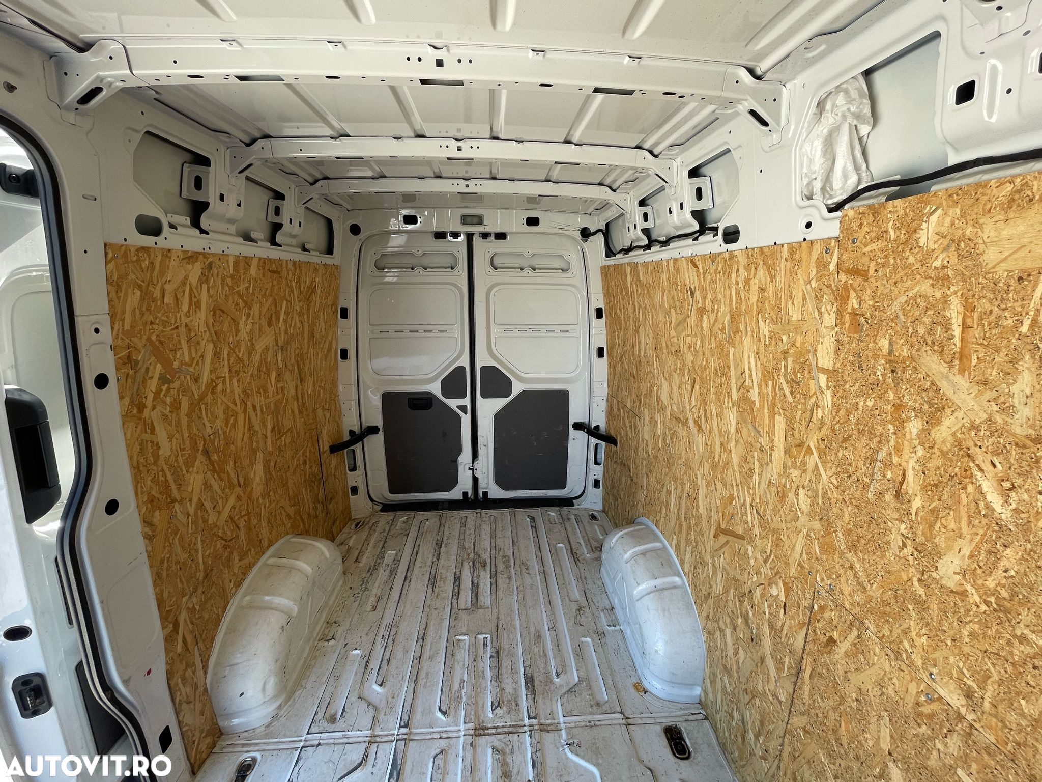 Volkswagen Crafter L3H3 - 25
