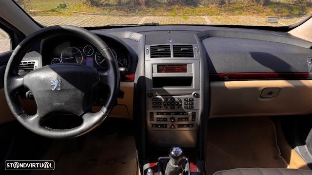 Peugeot 407 SW - 14