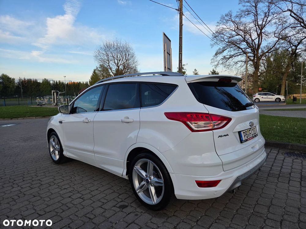 Ford Kuga 1.6 EcoBoost 2x4 Titanium - 5