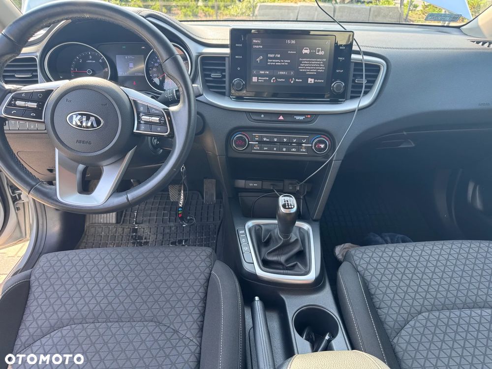 Kia Ceed 1.6 CRDi mHEV M - 11