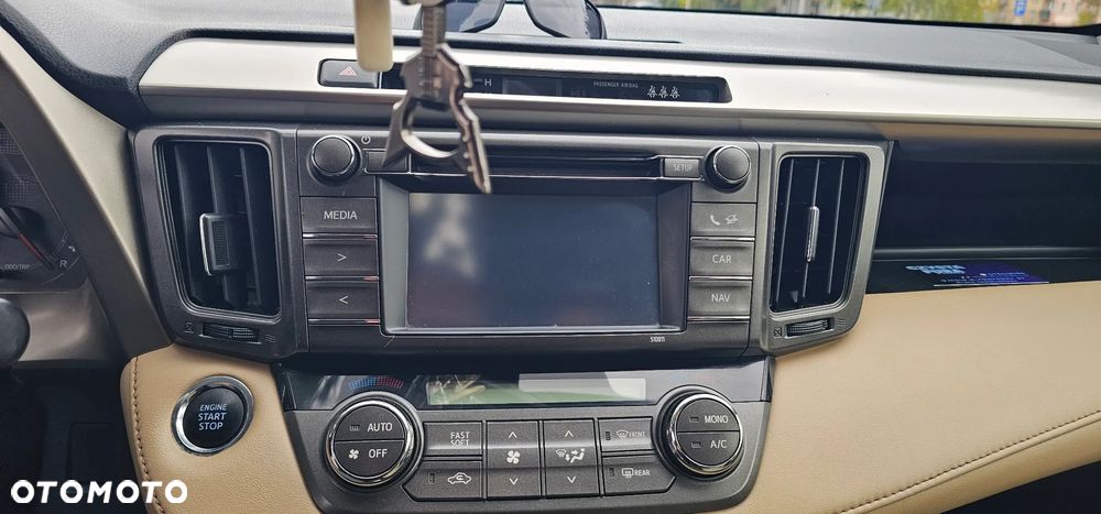 Toyota RAV4 2.0 D-4D Prestige - 33