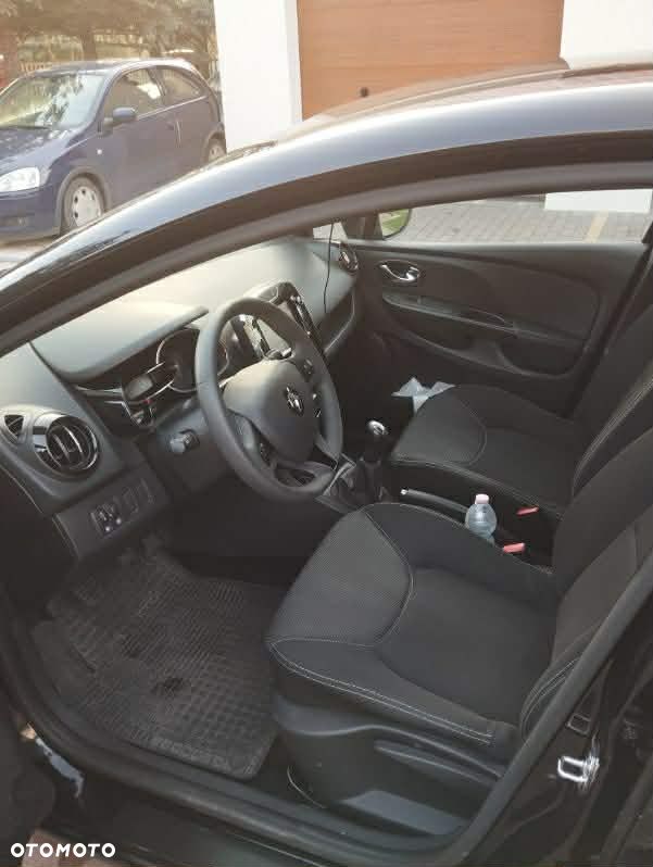 Renault Clio 1.2 16V 75 Experience - 12