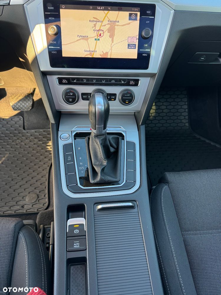 Volkswagen Passat Variant 2.0 TDI SCR DSG 4Motion Elegance - 36