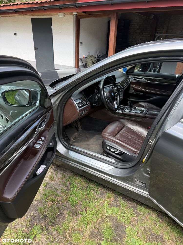 BMW Seria 7 740Li xDrive - 10