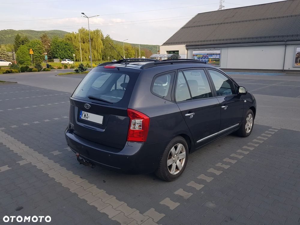 Kia Carens - 6