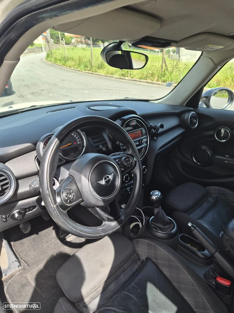 MINI 5 Portas Cooper D - 29