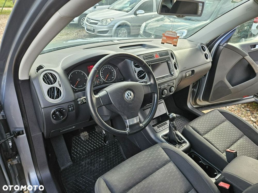 Volkswagen Tiguan - 8
