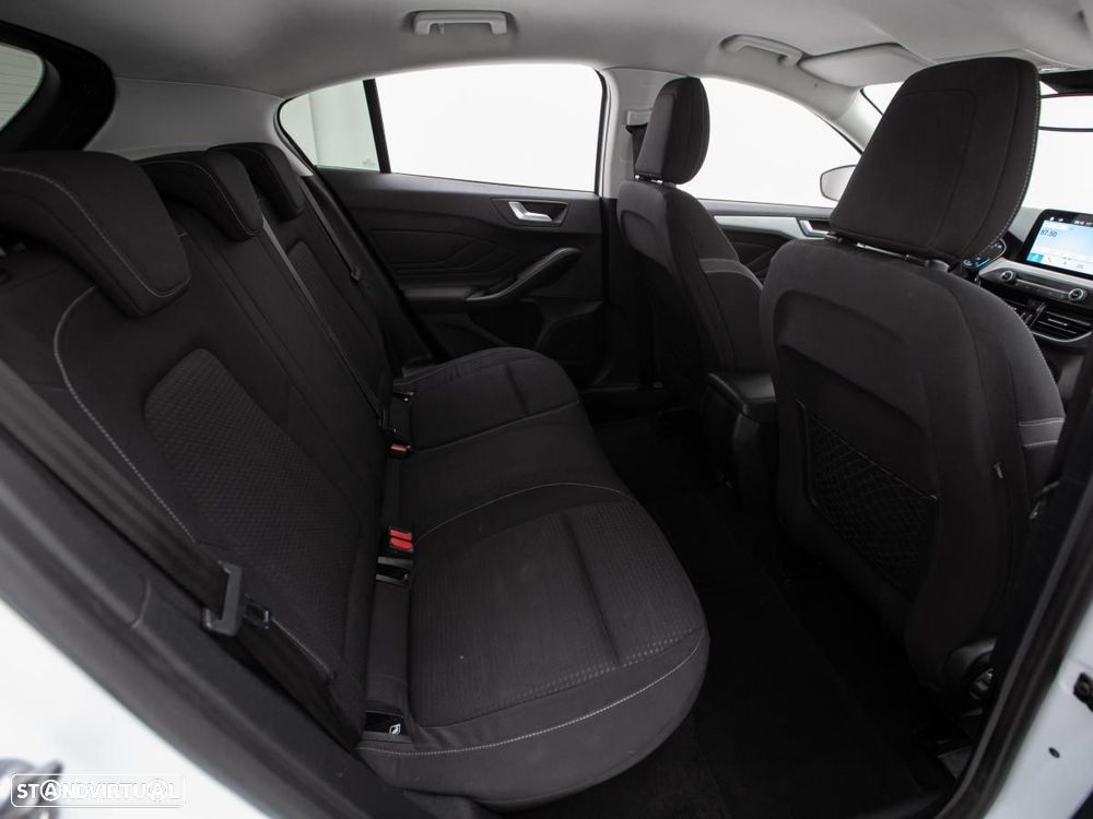 Ford Focus - 10