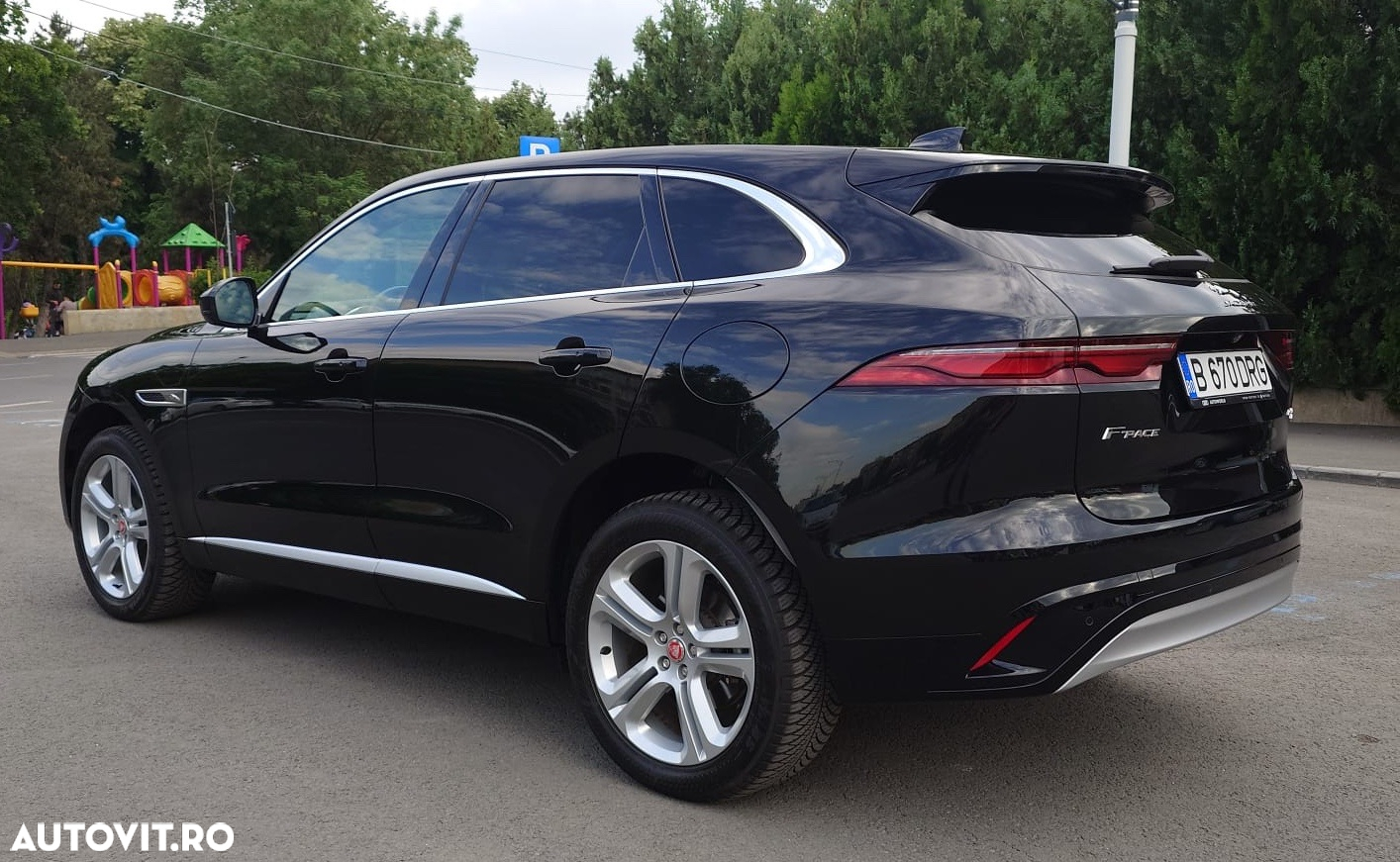 Jaguar F-Pace P400e AWD R-Dynamic S - 3