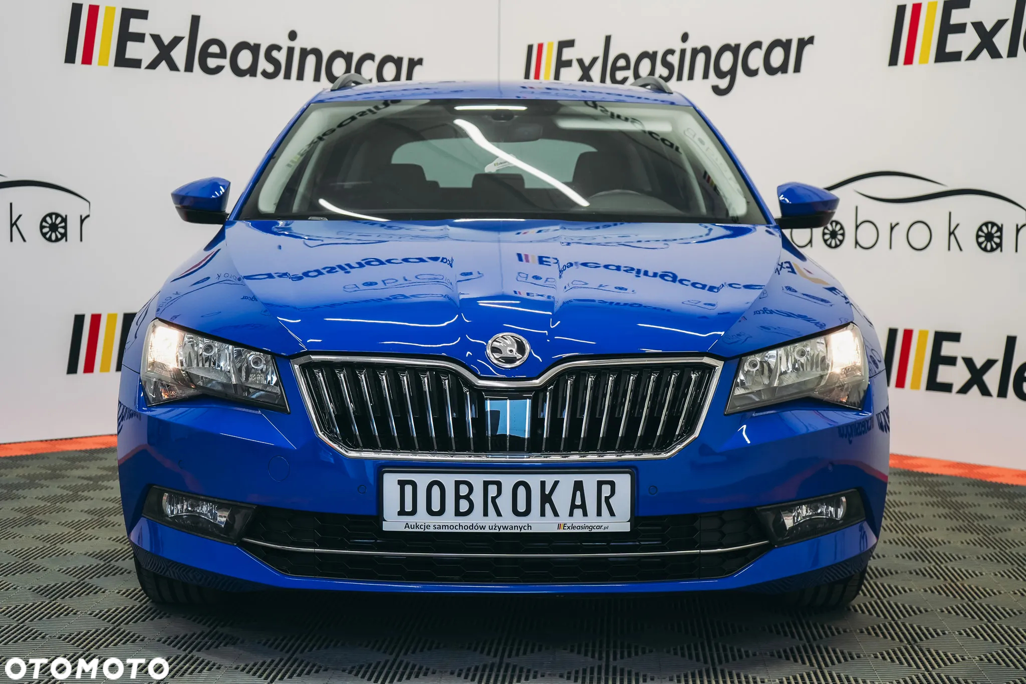 Skoda Superb 2.0 TDI SCR Ambition - 4