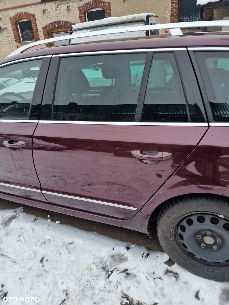 Drzwi  lewy  tył  skoda  superb  II  kombi  w  kolorze  X7X7 - 2