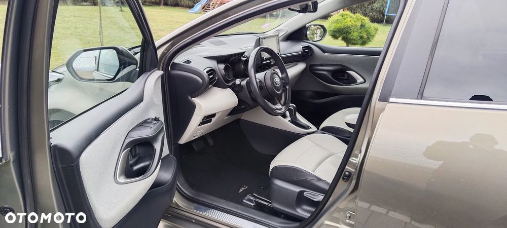 Toyota Yaris Hybrid 1.5 Executive - 6
