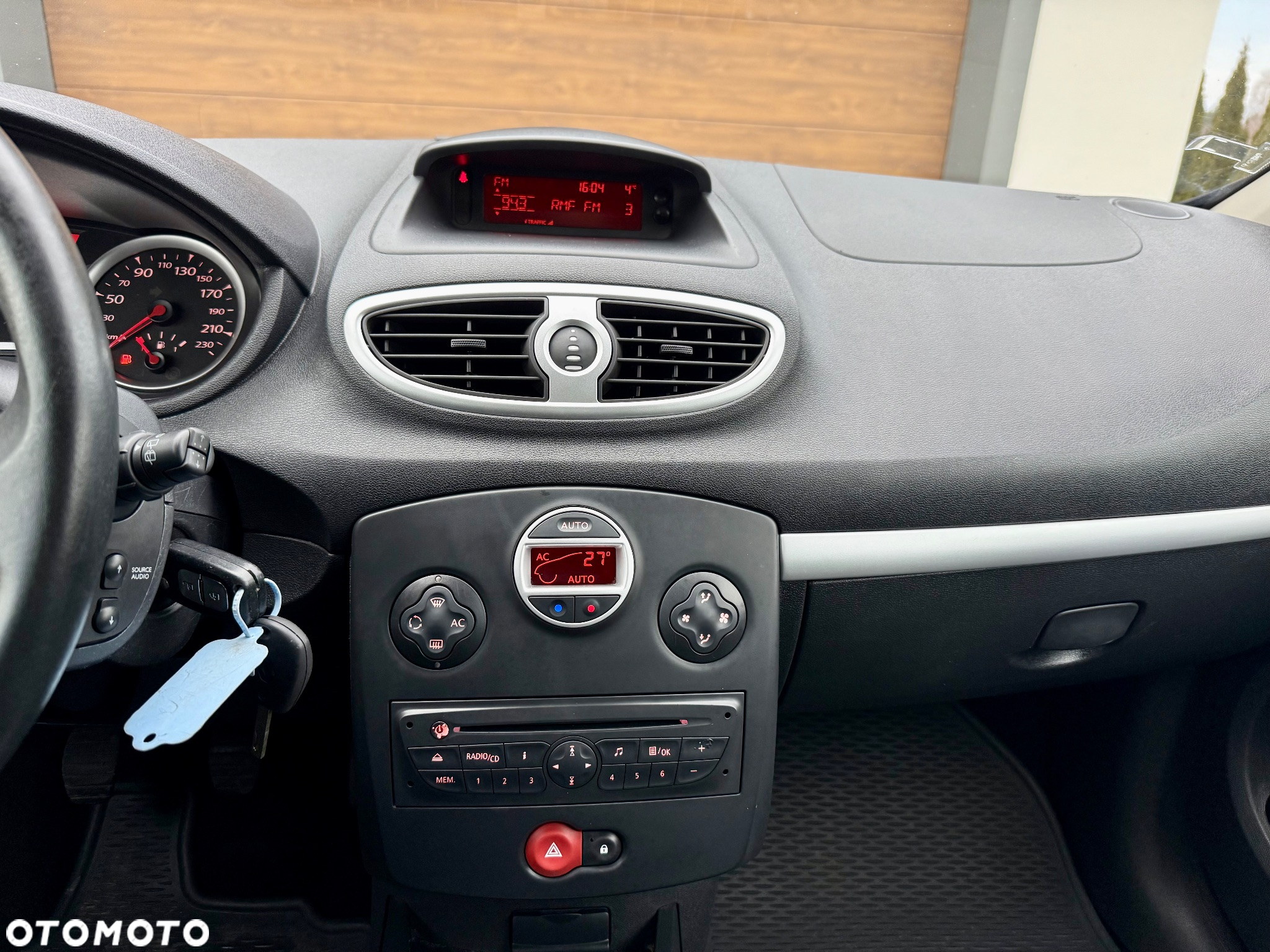 Renault Clio 1.2 16V Intens - 23
