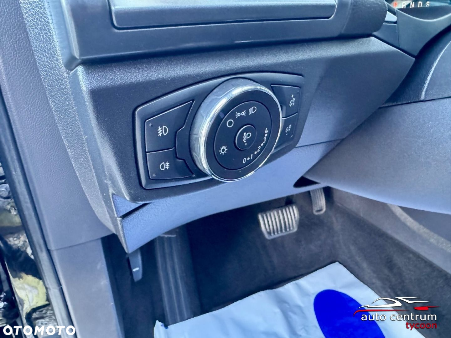 Ford Mondeo - 32