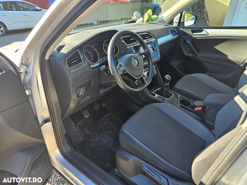 Volkswagen Tiguan - 10