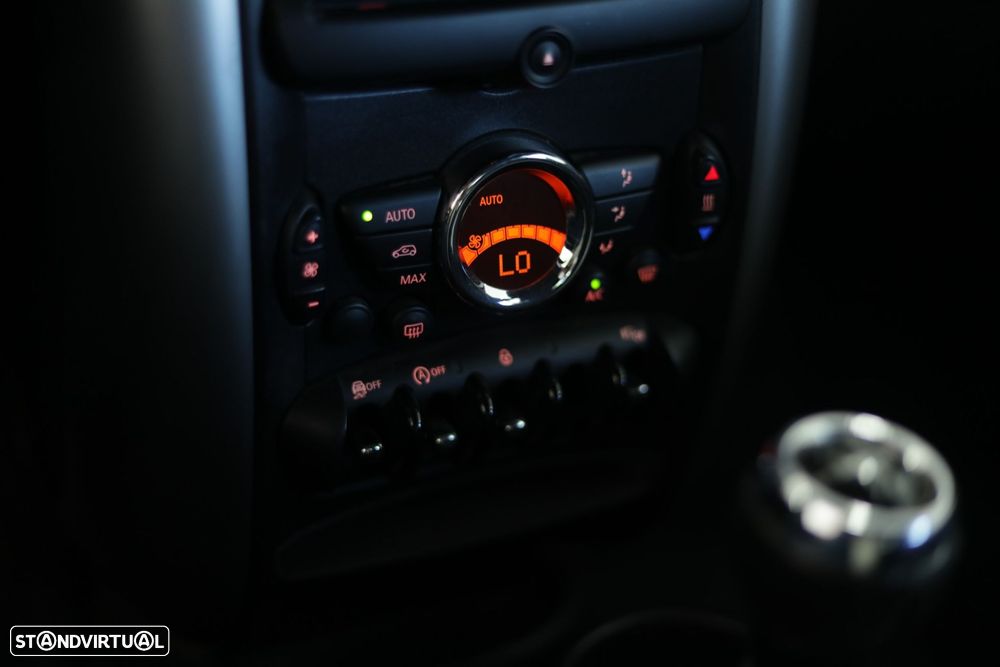 MINI Countryman One D - 11