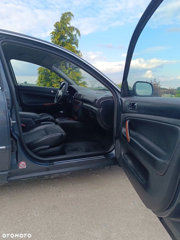 Volkswagen Passat 1.9 TDI Highline - 7