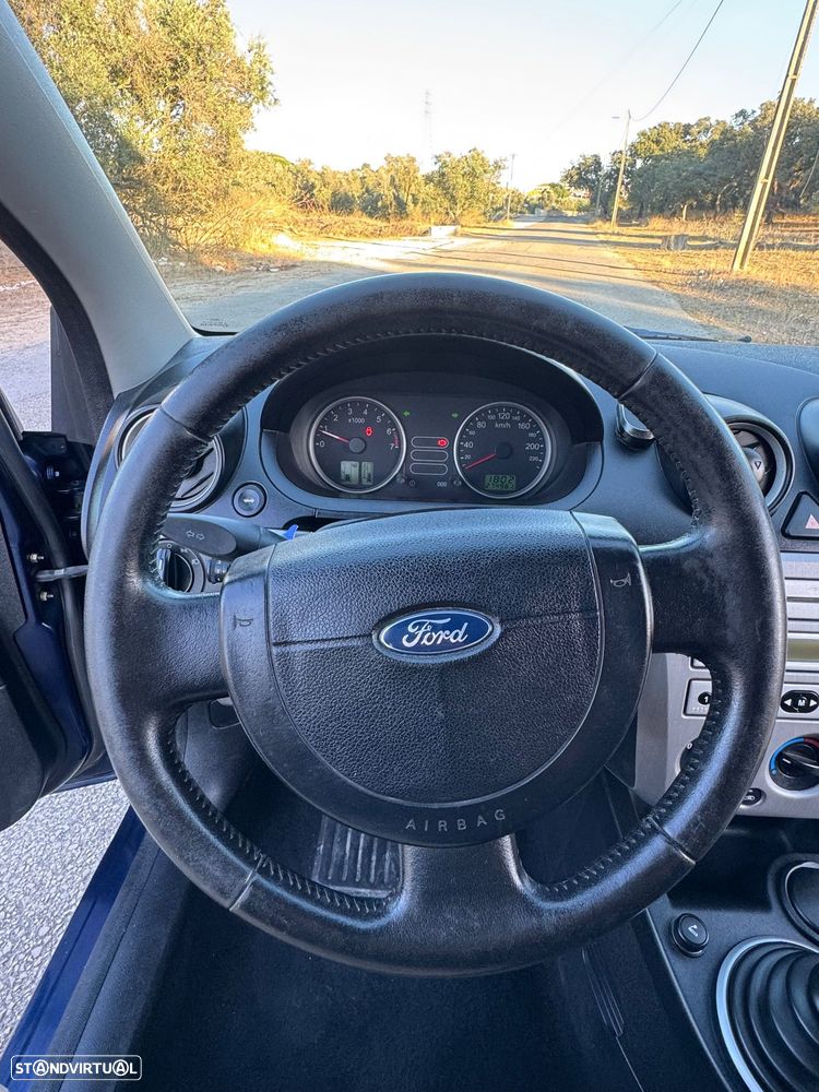 Ford Fiesta 1.25 Ghia - 36