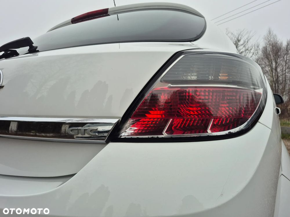 Opel Astra 1.6 Black&White - 18