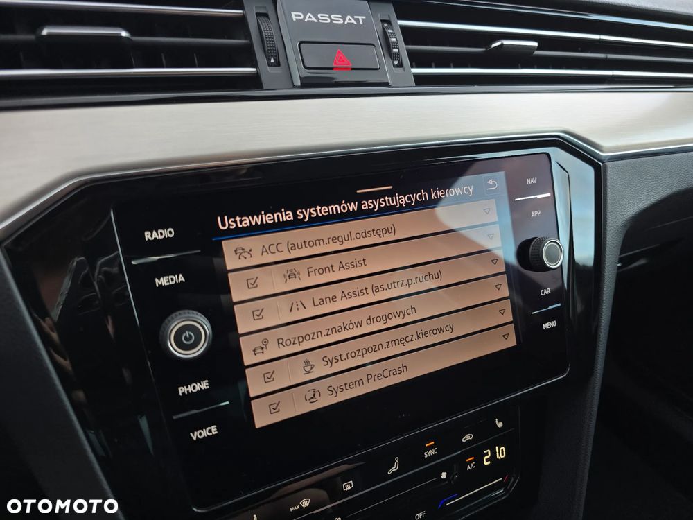 Volkswagen Passat 2.0 TSI Elegance DSG - 24