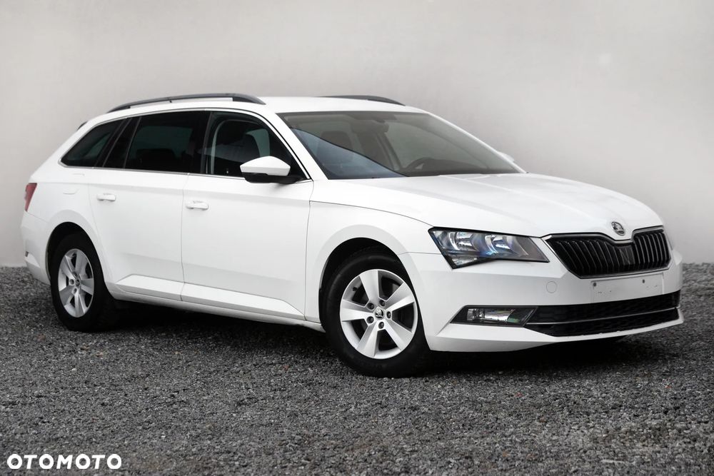 Skoda Superb 2.0 TDI Sportline - 16