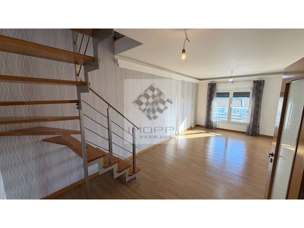Fantástico Apartamento Duplex T3 em Lourel - Sintra - Grande imagem: 5/30