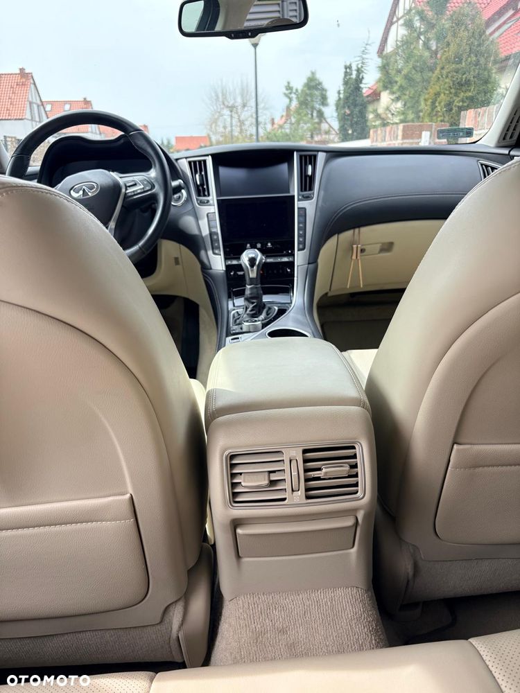 Infiniti Q50 2.0t Premium EU6 - 18