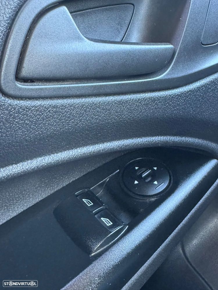 Ford Transit Connect - 11