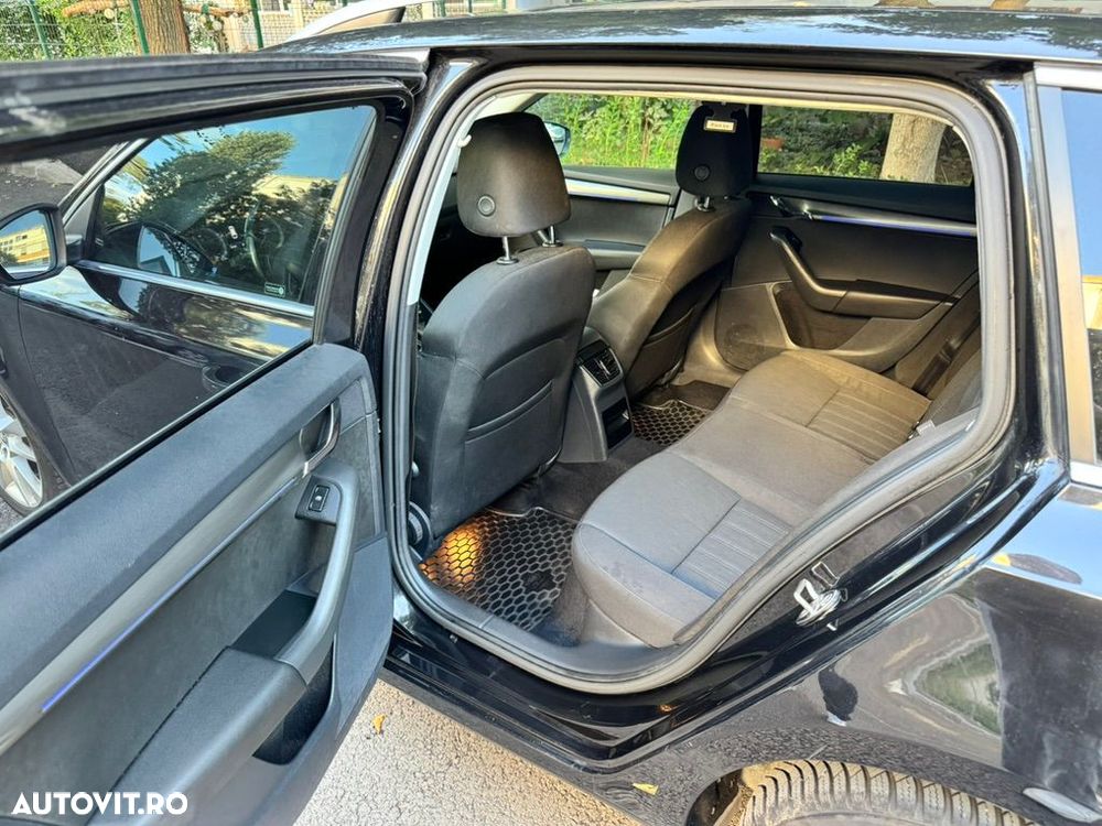 Skoda Octavia 1.6 TDI DSG Style - 33