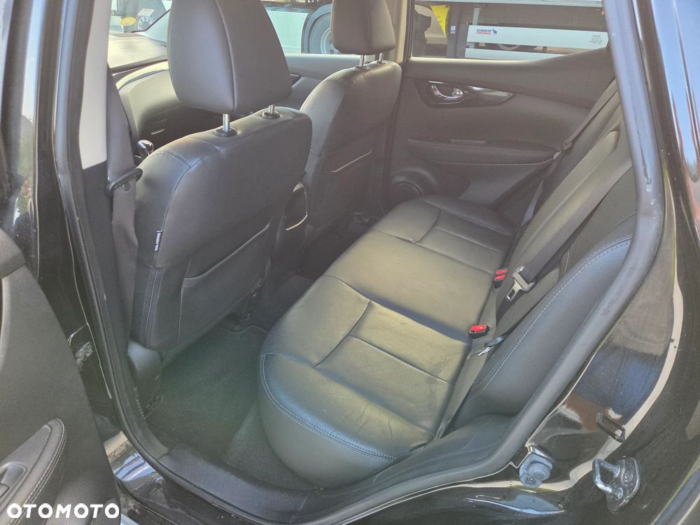 Nissan Qashqai 1.6 DCi N-Connecta - 19