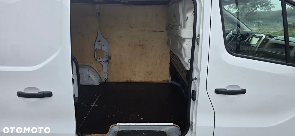 Renault Trafic - 16