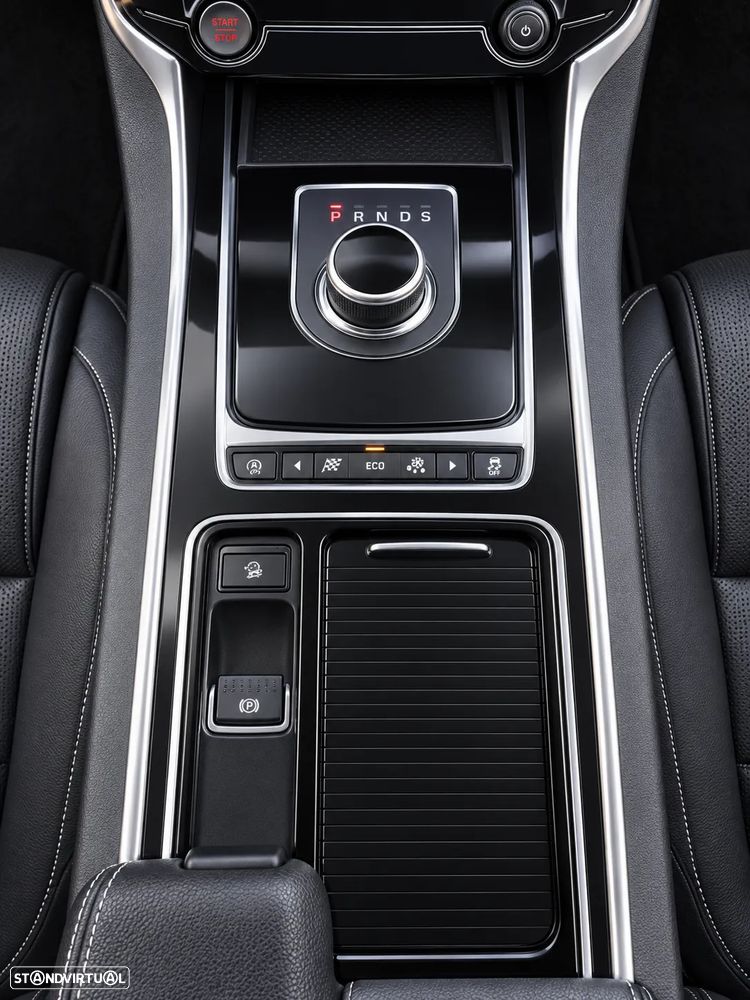 Jaguar XE - 25