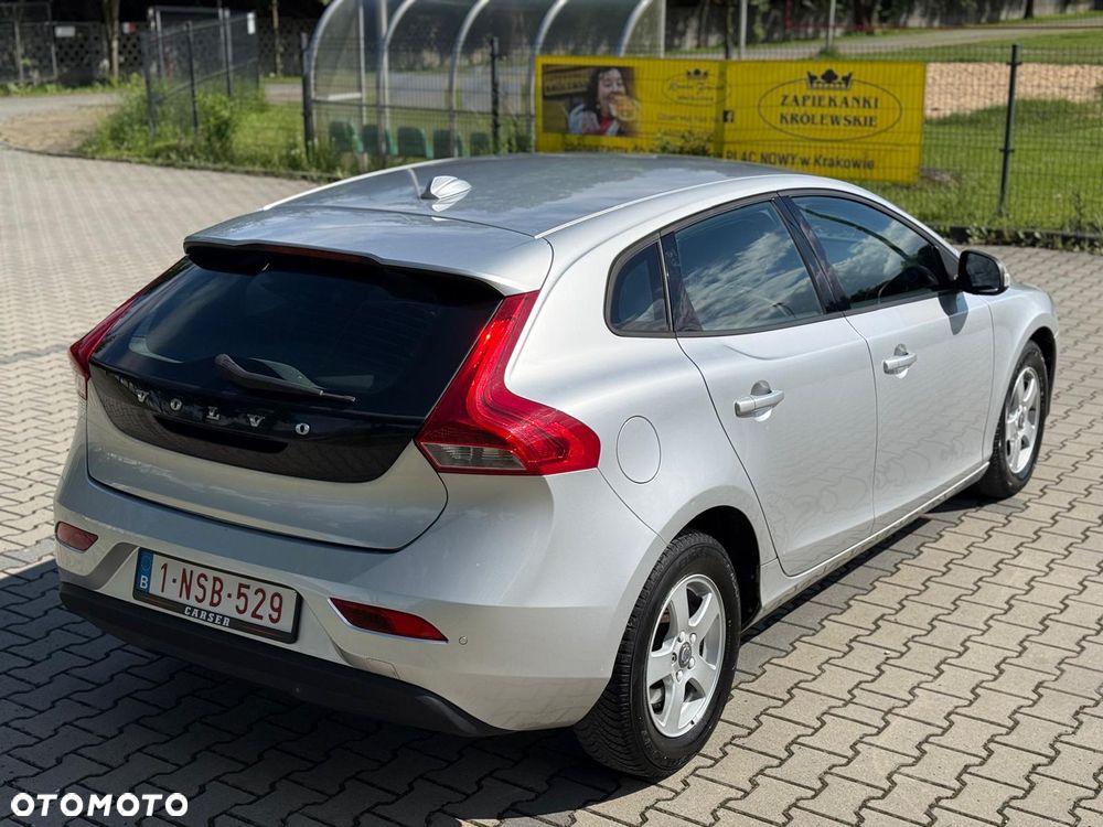 Volvo V40 D2 Momentum - 18