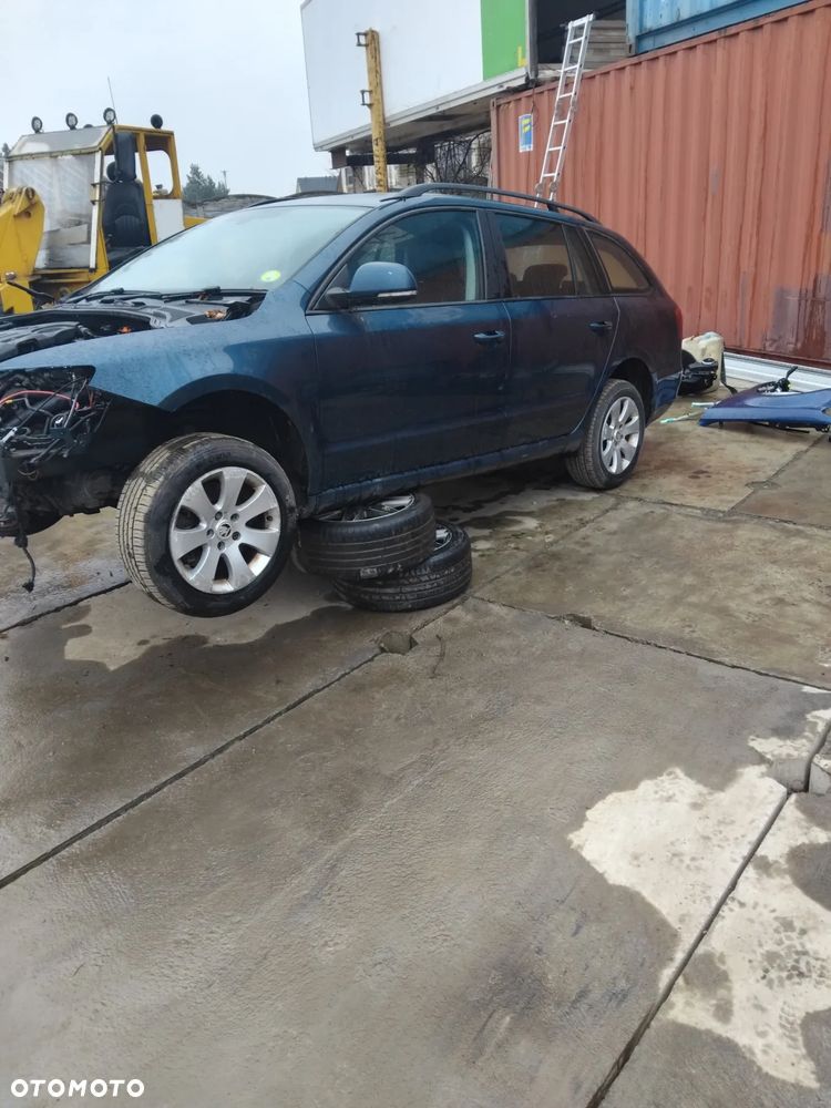 Błotnik drzwi klapa skoda SuperB lift - 5