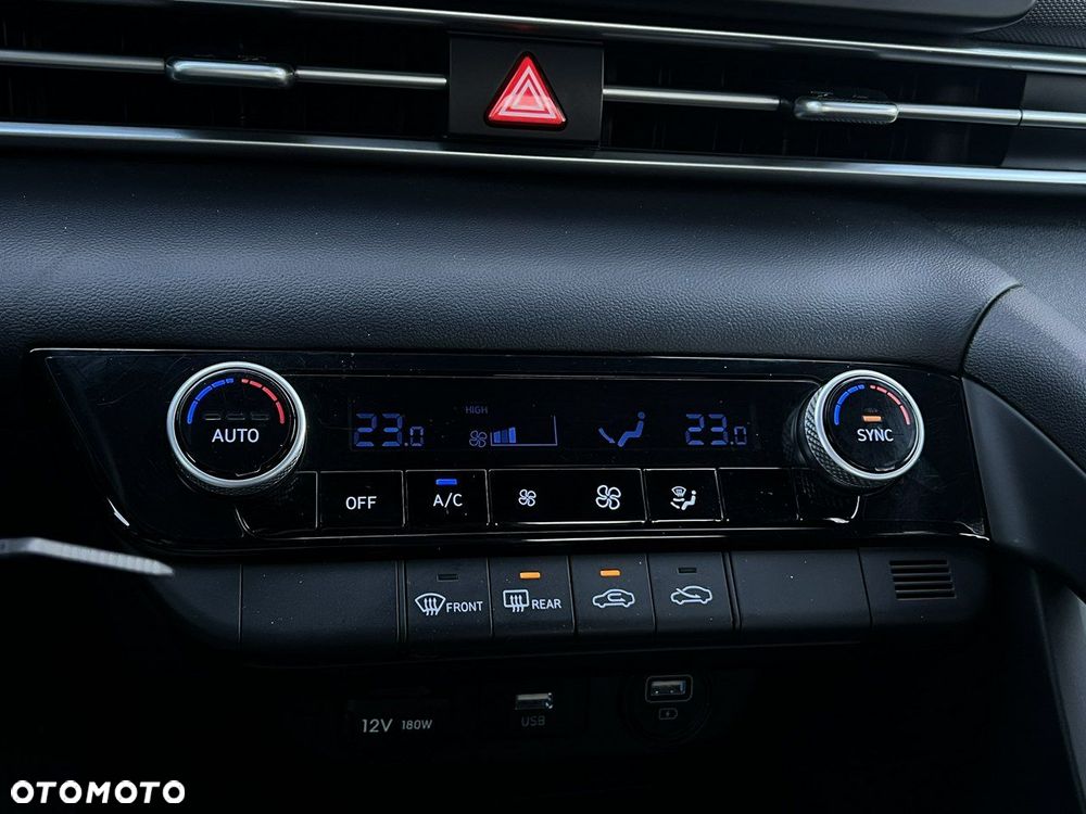 Hyundai Elantra - 21