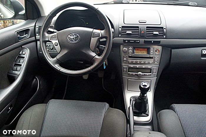 Toyota Avensis 2.2 D-CAT Team - 20