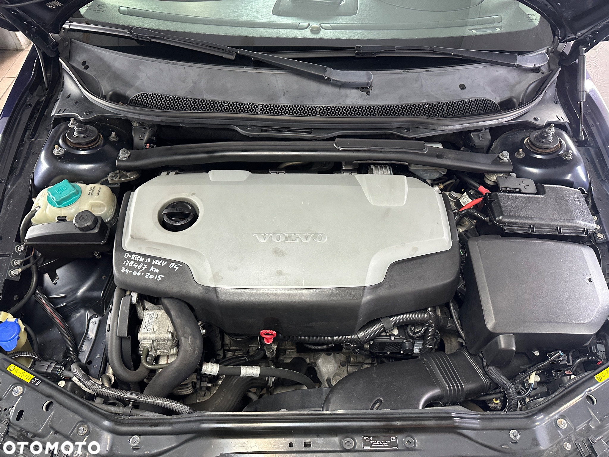 Volvo S60 2.4D Momentum - 30