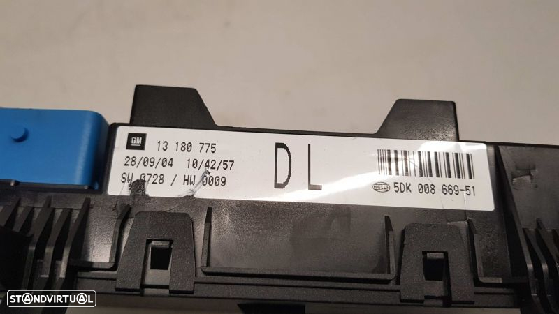 Caixa Fusiveis Opel Astra H (A04) - 3
