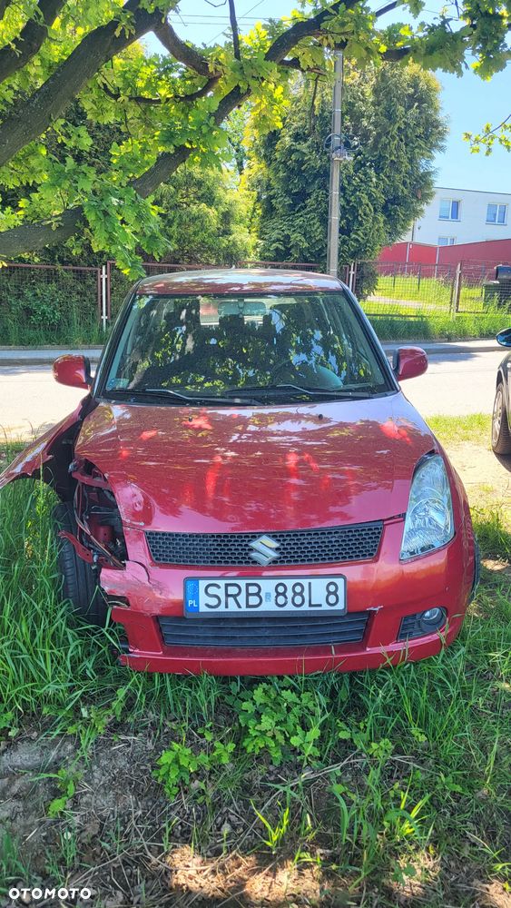 Suzuki Swift - 1