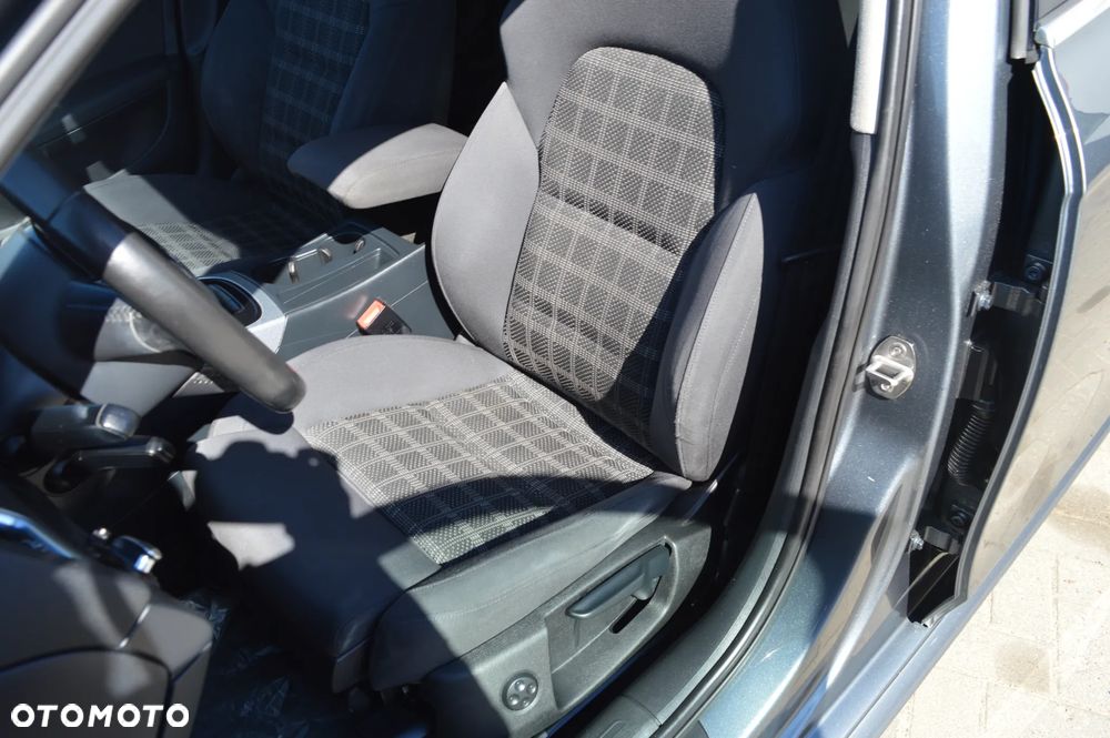 Audi A4 Avant 2.0 TDI DPF quattro S tronic Attraction - 17