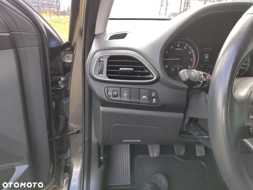 Hyundai i30 1.0 T-GDI Classic + - 11
