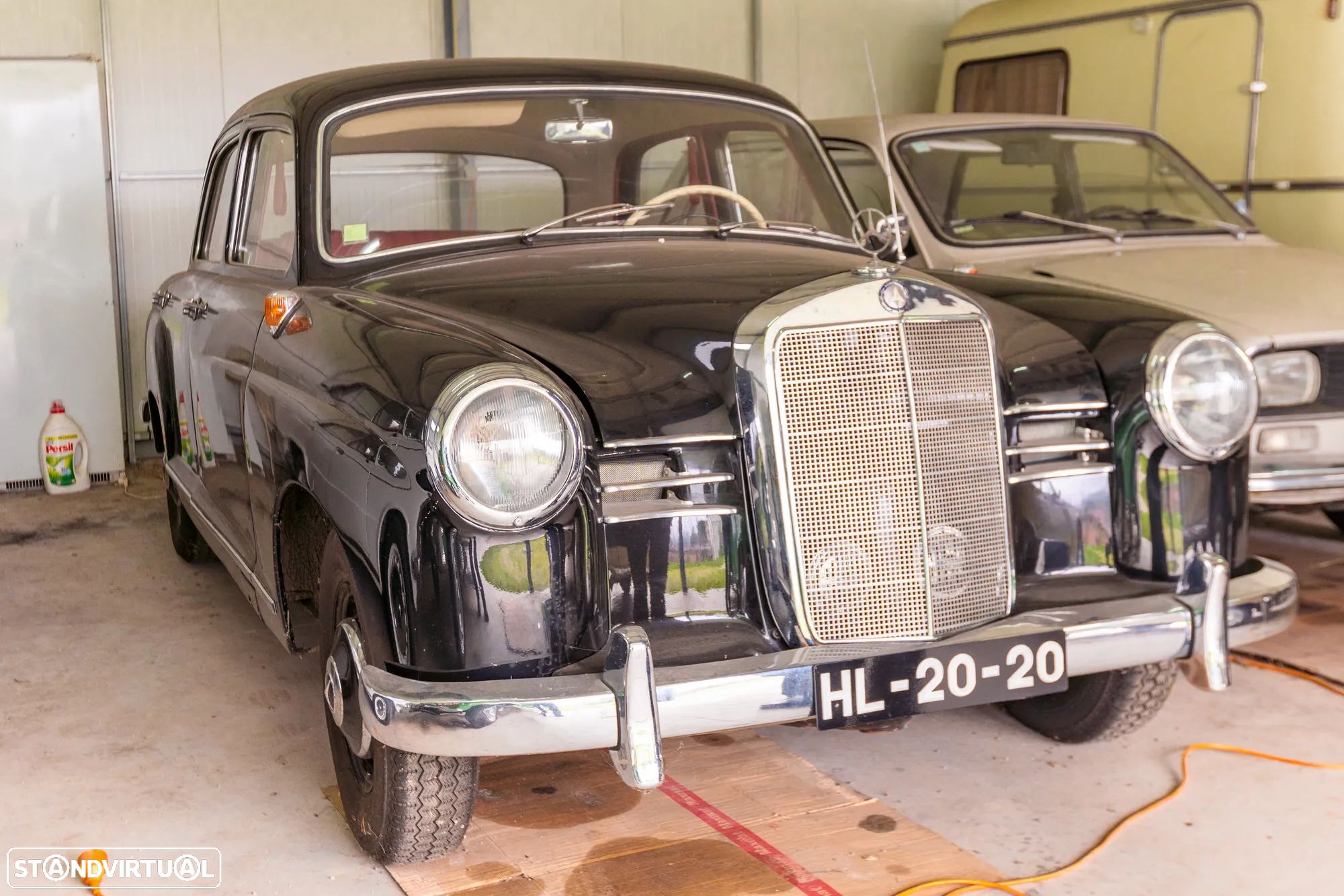 Mercedes-Benz 180 - 1