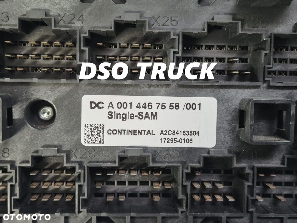 Skrzynka Tablica Modul Plyta bezpiecznikow A0014467558 MERCEDES MP4 - 7