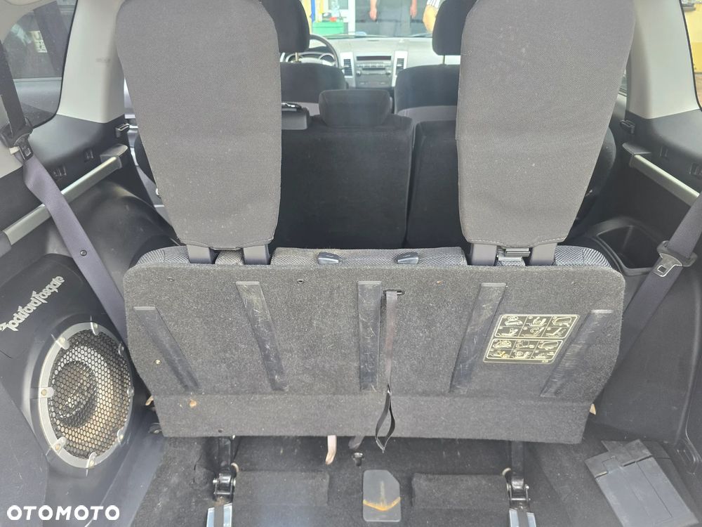 Mitsubishi Outlander - 12