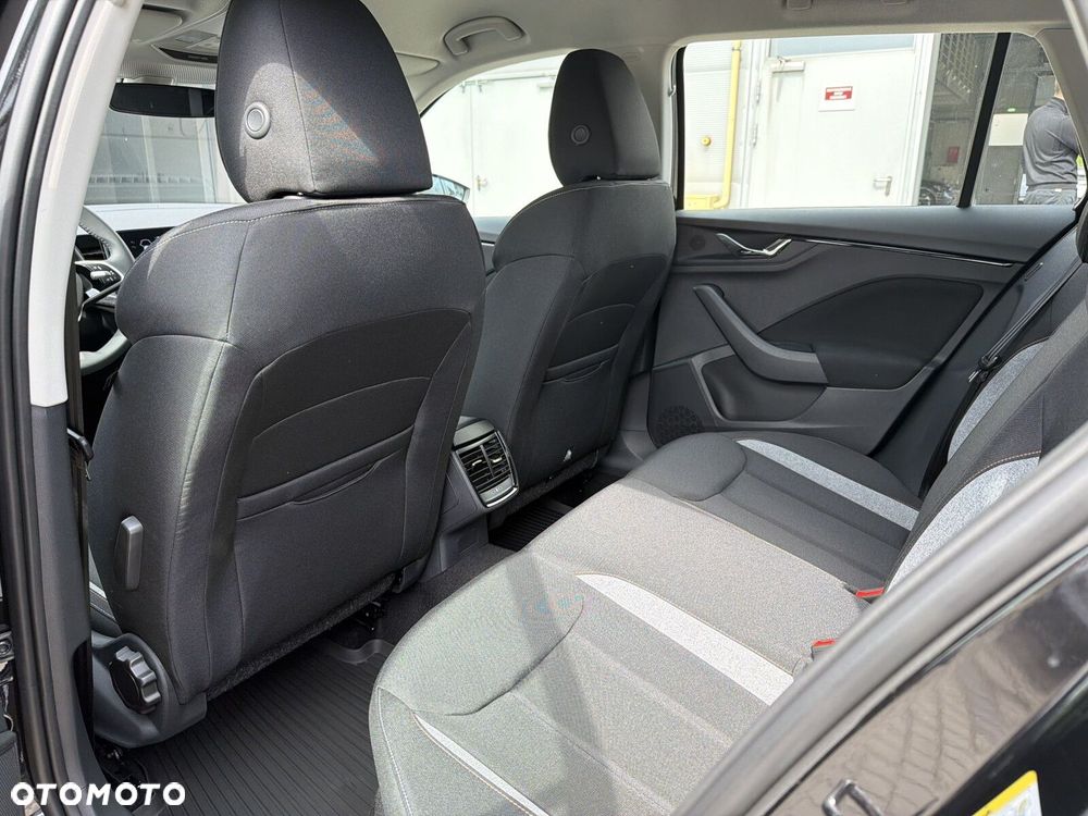 Skoda Kamiq 1.5 TSI Drive DSG - 23