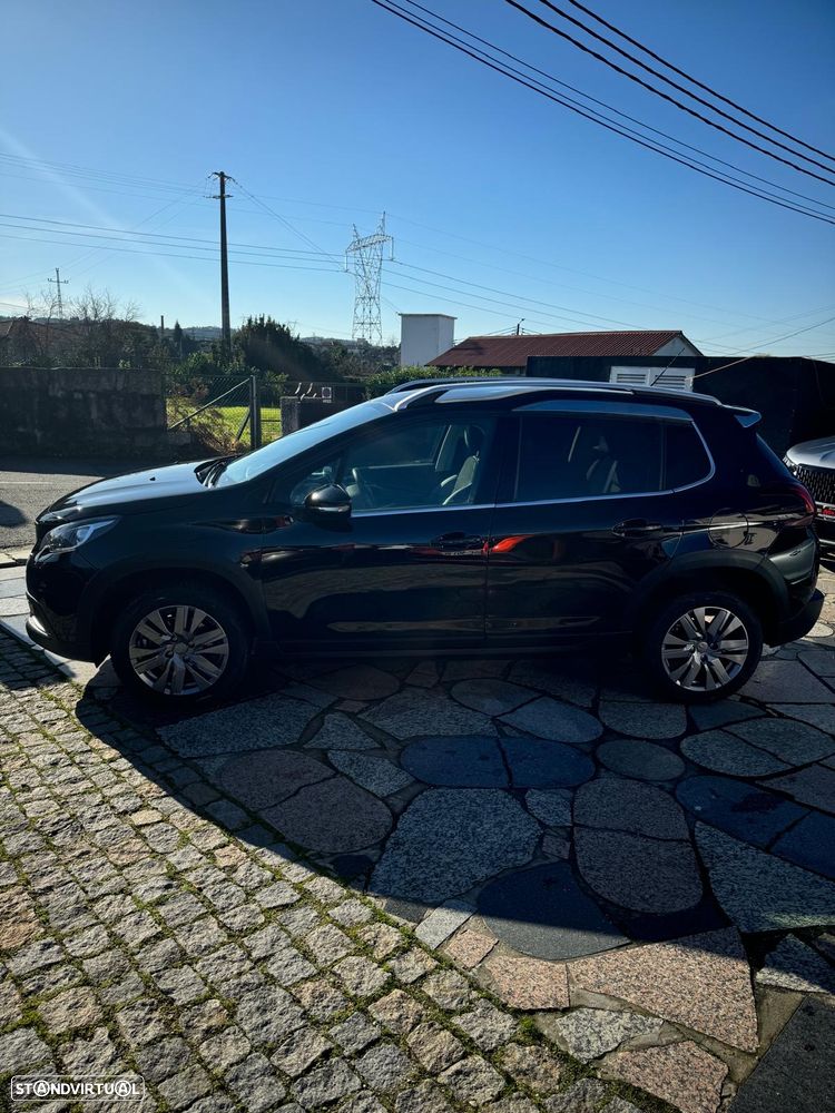 Peugeot 2008 PureTech 130 Allure - 4