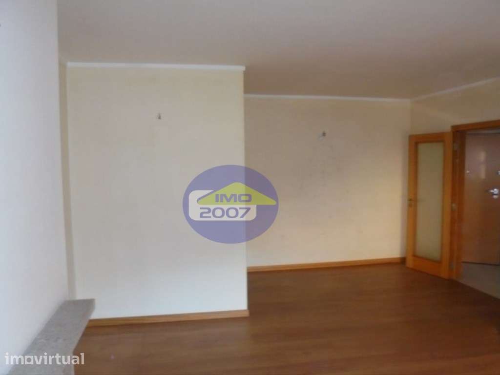 Apartamento T2 em Canelas - Grande imagem: 4/18