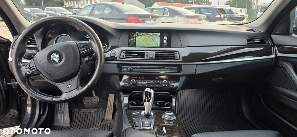 BMW Seria 5 530d xDrive - 28