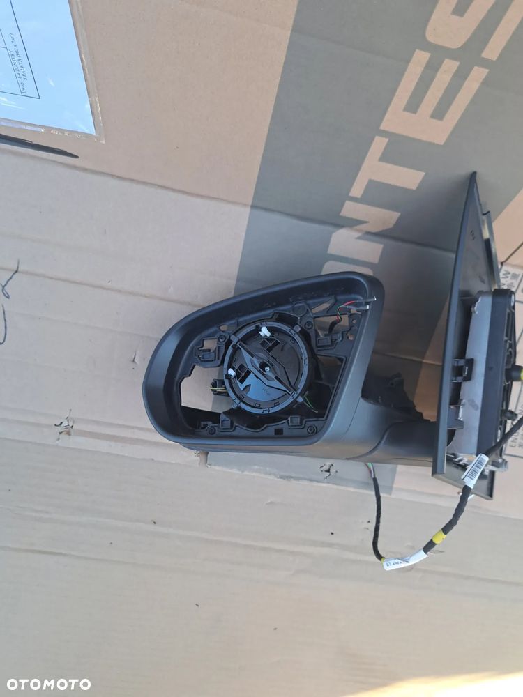 Lusterko lewe Mercedes B-Klasa III W247 A247 A2478100138 7 PIN - 2